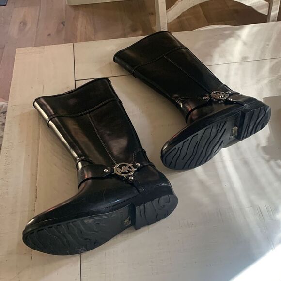 MICHAEL KORS Fulton Harness Rubber Black Boots - Picture 4 of 7